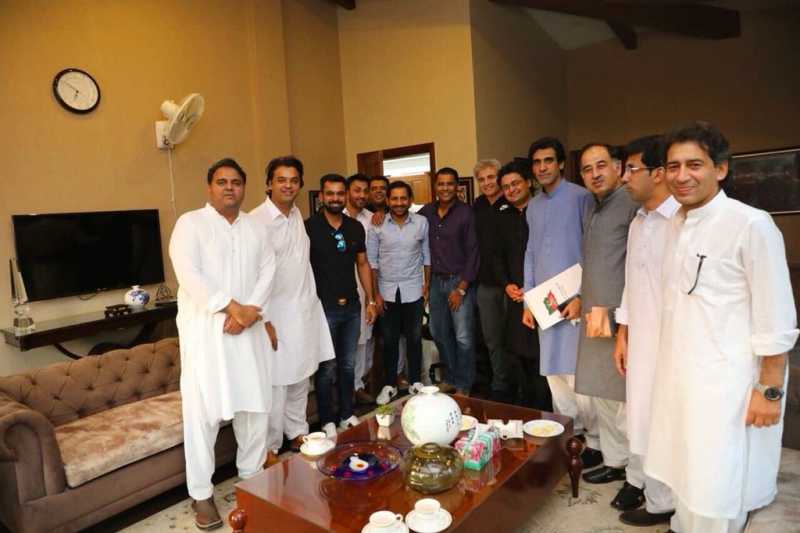 Imran Khan added another feather to his hat after a landslide in the recently concluded Pakistan elections. Wishes from around the world were sent to the PTI chief after his party emerged as the single largest party in Pakistan general elections. The ex-Pakistan captain was also congratulated by former and present cricketers too. One of the notable faces was that of his former team-mate, Waqar Younis who visited the Pakistan Tehreek-e-Insaf chairman's house in Bani Gala, Islamabad on Tuesday. Another former Pakistan fast-bowler also met Khan and shared the image on Twitter. (Fawad Chaudhry/Twitter)