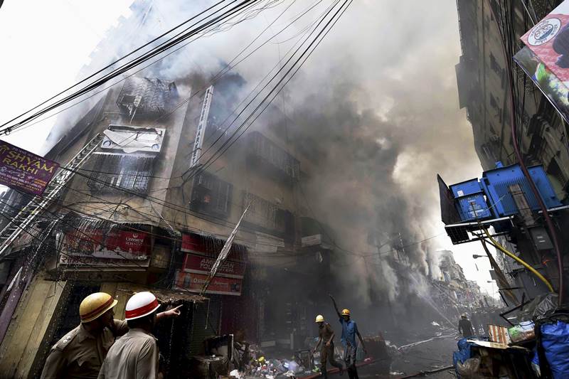 kolkata fire accident today, kolkata fire, kolkata fire today, bagri market kolkata fire, bagree market fire, bagri market fire, bagree market fire latest news, bagri market fire today, kolkata fire images, kolkata fire pics, kolkata fire pictures, burrabazar fire, burrabazar fire images