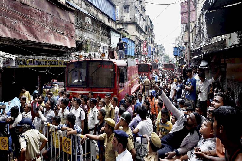 kolkata fire accident today, kolkata fire, kolkata fire today, bagri market kolkata fire, bagree market fire, bagri market fire, bagree market fire latest news, bagri market fire today, kolkata fire images, kolkata fire pics, kolkata fire pictures, burrabazar fire, burrabazar fire images