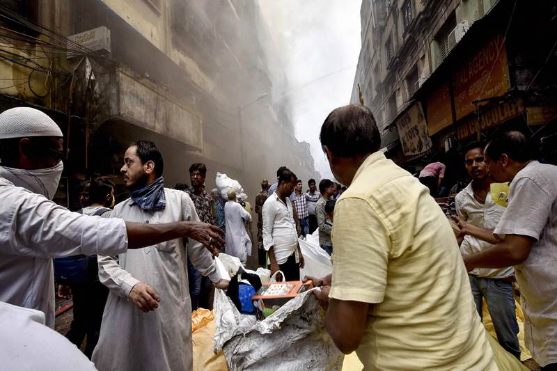 kolkata fire accident today, kolkata fire, kolkata fire today, bagri market kolkata fire, bagree market fire, bagri market fire, bagree market fire latest news, bagri market fire today, kolkata fire images, kolkata fire pics, kolkata fire pictures, burrabazar fire, burrabazar fire images