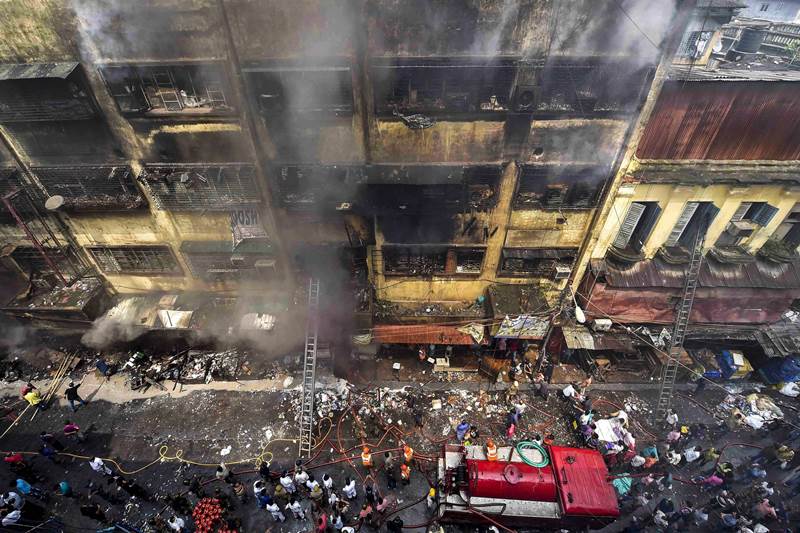 kolkata fire accident today, kolkata fire, kolkata fire today, bagri market kolkata fire, bagree market fire, bagri market fire, bagree market fire latest news, bagri market fire today, kolkata fire images, kolkata fire pics, kolkata fire pictures, burrabazar fire, burrabazar fire images