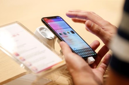 iphone app measures blood pressure, app for BP, app for measuring BP, iphone app for BP, iphone app for blood pressure, iphone x app for BP, iphoneX, iphone