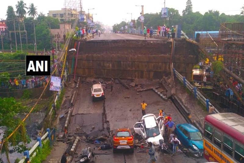 kolkata bridge collapse, kolkata flyover collapse, kolkata bridge collapse reason, bridge collapse in Kolkata, kolkata bridge collapse news, kolkata bridge collapse today, kolkata bridge collapse video