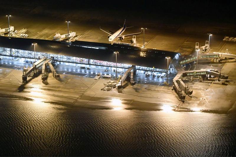 kansai airport japan, kansai airport, kansai international airport, kansai airport sinking, kansai airport japan photos, kansai international airport pictures, kansai airport images, japan typhoon, typhoon jebi