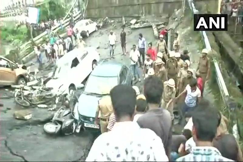 kolkata overbridge, kolkata over bridge collapse, kolkata flyover collapse, kolkata flyover, flyover in kolkata, majerhat bridge collapse, kolkata collapse, flyover collapse, kolkata bridge collapse images, bridge collapse in kolkata today, majerhat bridge collapse kolkata