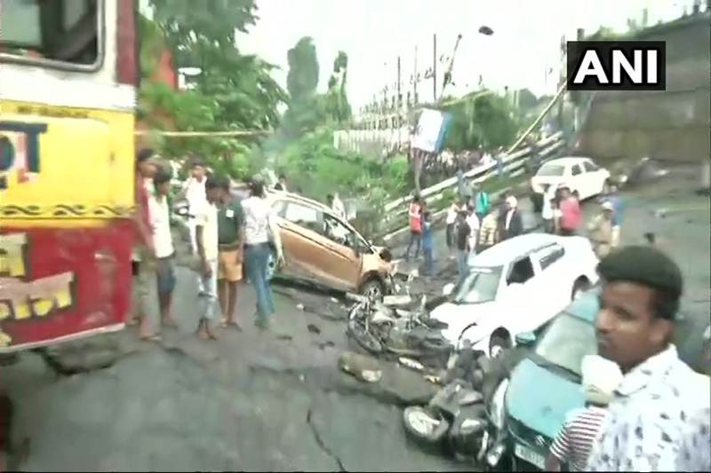kolkata overbridge, kolkata over bridge collapse, kolkata flyover collapse, kolkata flyover, flyover in kolkata, majerhat bridge collapse, kolkata collapse, flyover collapse, kolkata bridge collapse images, bridge collapse in kolkata today, majerhat bridge collapse kolkata