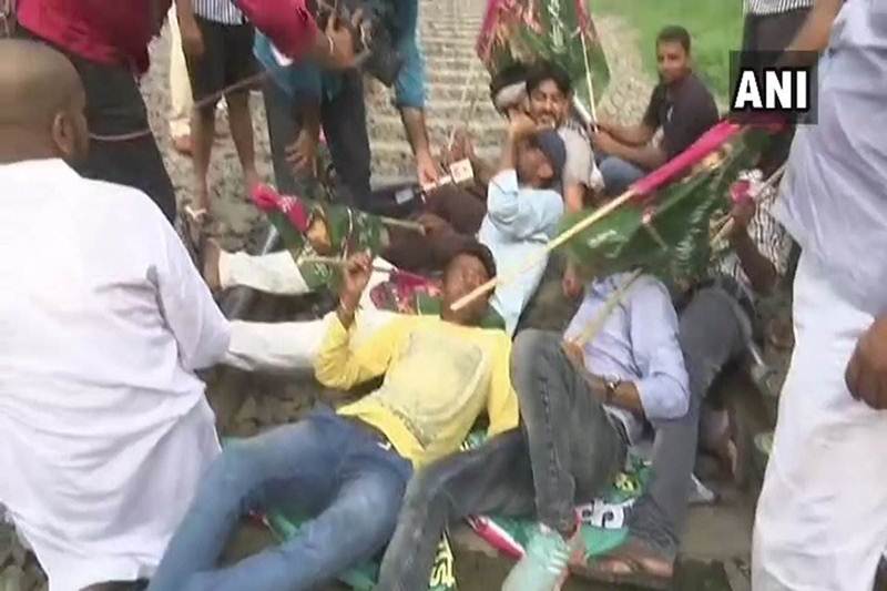 bharat bandh on monday, bharat bandh today photos, bharat bandh protest, bharat bandh 2018, bharat bandh call, bharat bandh andolan, bharat bandh pictures, bharat bandh pics, bharat bandh funny photos