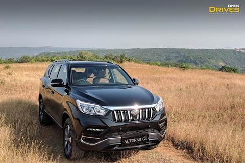 Mahindra Alturas G4 Variants Explained: What you get for your money and which is better value!