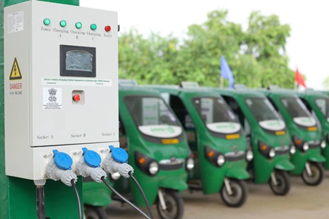 SUN mobility, SmartE to set up charging and battery swap stations for electric two and three-wheelers in Delhi-NCR