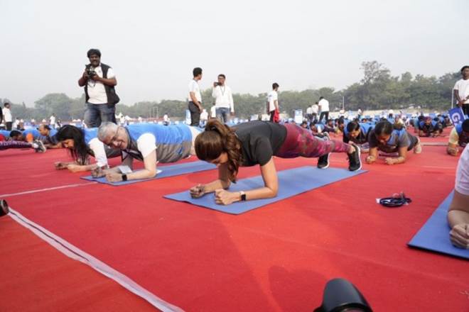 Guinness World Records, Shilpa Shetty Kundra, plank record, shilpa shetty plank record, Bajaj Allianz Life Insurance, Armed Forces Medical College