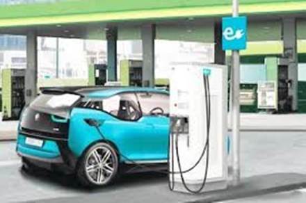 NITI recommends giving EVs an incentive of Rs 25,000-50,000 in the first year of implementation