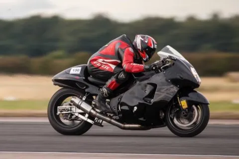 This 1000 hp Hayabusa eats Kawasaki H2Rs for breakfast: 440 kmph in 400 metres!