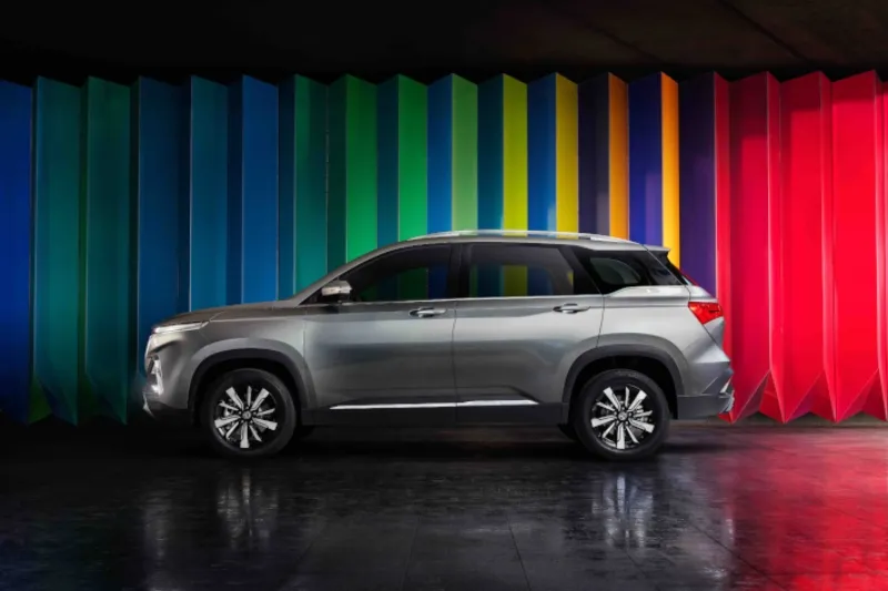 MG Hector will get a 1.5-litre turbocharged petrol engine that makes 142 bhp and 250 No of torque, and a 2.0-litre turbocharged Diesel engine that puts out 169 bhp and 350 Nm of torque. It gets a DCT transmission.