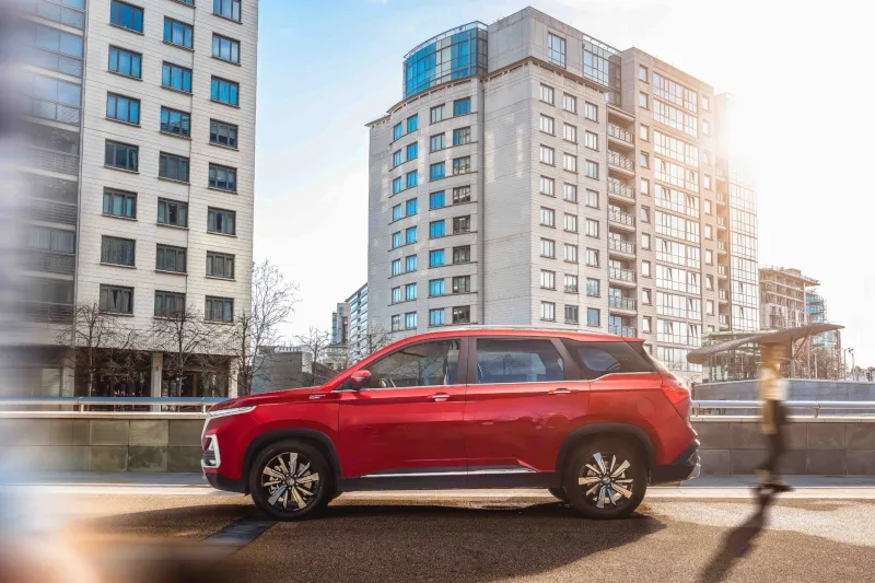 All lighting on the Hector is LED, including the indicators. While the lower spec variants of the MG Hector will come with steel wheels, the higher trims will be offered with more stylish machine cut alloy wheels. It offers a large boot space of 587 litres.