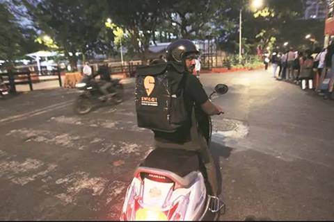 Delivery companies might soon electrify their motorcycle fleet, here’s why