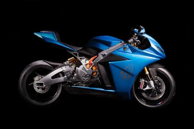 Lightning Strike: What better name for an electric motorcycle? Especially if it looks like this. It'll come in three trims - a standard one with a 10 kWh version with 112-160 km pf range and Strike Mid & Carbon Editions with 15 & 20 kWh.