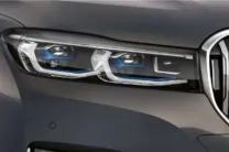 The BMW 7 Series comes with LED low-beam headlights, LED high-beam headlights with laser module, 4 LED daytime running light rings, LED directional indicator and LED cornering light including auto high beam assistance. Includes adaptive headlights function, specific design elements and exclusive BMW Laser-light designation. 