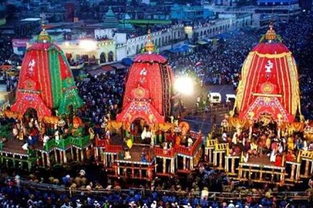 Many devotees pay their homage to Lord Jagannath and wish for happiness and prosperity.