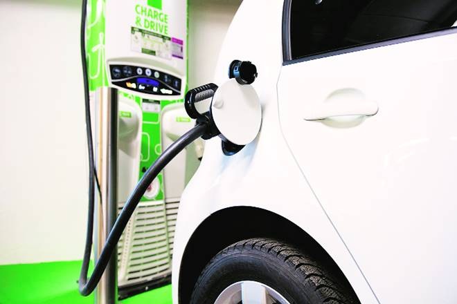 EESL to set up 100 EV charging stations in Noida