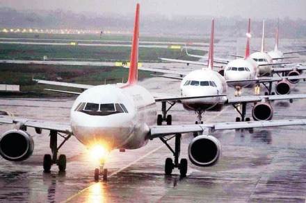 Privatisation of airports, Civil Aviation ministry, PPP model, GMR group, Airports Authority of India, Adani Enterprises
