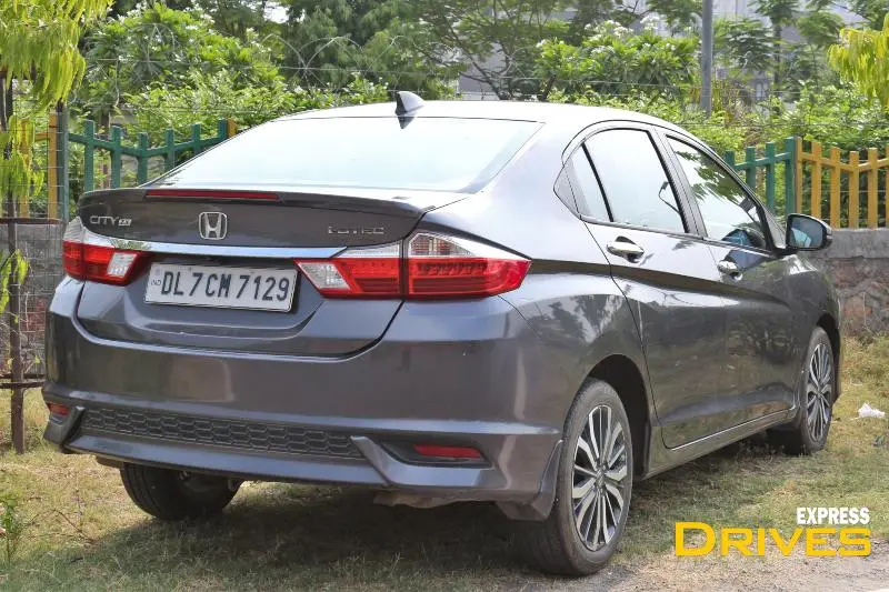 Cons: While the 100 hp, 250 Nm torque output from the engine is enough to move the City diesel with comfort in traffic and the occasional highway run it lacks the delight of the petrol City or the diesel Hyundai Verna in terms of performance.