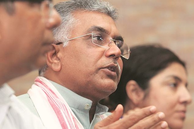 Kolkata, Bengal BJP meet, west bengal BJP, Kailash Vijayvargiya, Dilip Ghosh, Arvind Menon