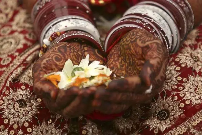 Wedding costs, how to reduce Wedding costs, how to plan Wedding costs, wedding planning, getting married, financial planning for marriage, dream wedding, marriage, budget