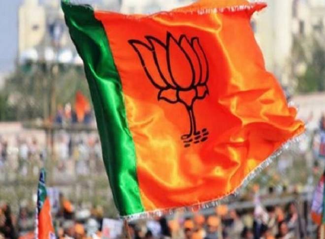 He said, "We are loyal party workers and all workers should unitedly fight the election to ensure the BJP-led alliance gets 2/3rd majority."