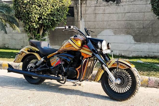 Parakram: Two things that catch your attention - it looks rather big and the paint job. Based on a Royal Enfield Thunderbird, Parakram has too much going on it but who's to say how much bling is too much bling - if you like bling. The design inspiration perhaps comes from Suzuki Intruder with a big headlamp cluster and a seemingly relaxed riding style.