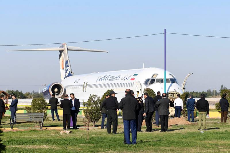 iran plane, iran plane landing, iran plane skid, iran plane land on road, Iranian passenger plane, Mahshahr airport, iran plane crash-lands on highway