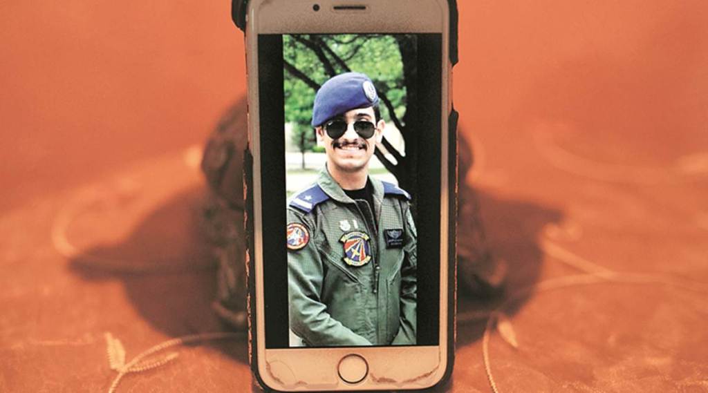 Apple CEO Tim Cook salary in Indian rupees Just Rs 83 crore in 2019