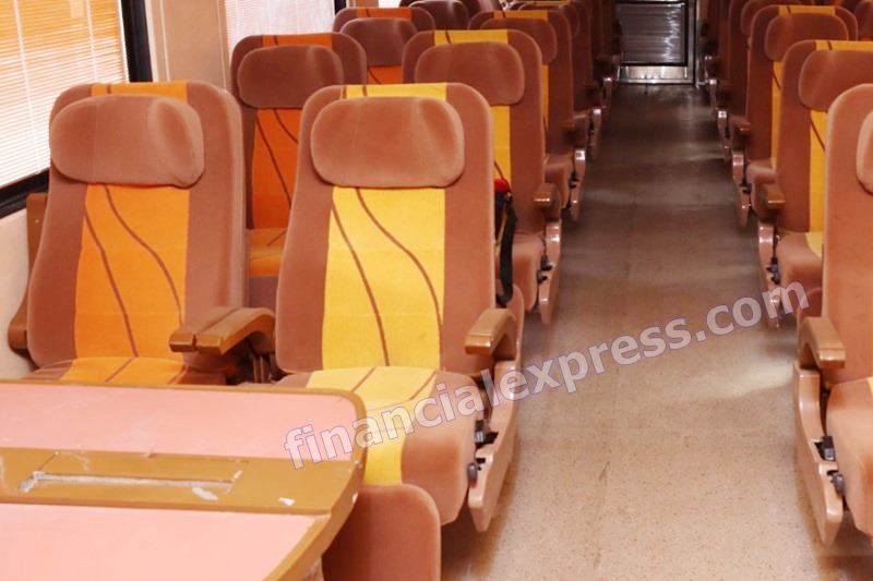 tejas express ahmedabad to mumbai booking online, tejas express images