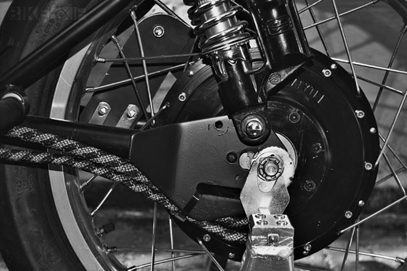 Both the Volta and the Bullet weigh 167 kg, so the conversion made the bike faster. The motor is, in theory, capable of 189 km/h. (Image: Bikeexif)