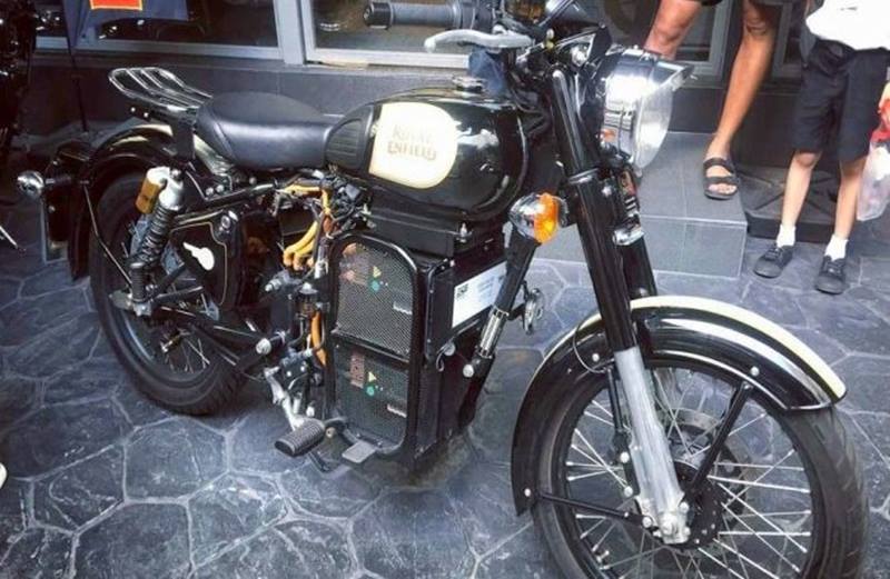 Right, rewind to December 2017 when a set of pictures did rounds on the Internet of an all-electric Bullet. The pictures were said to have been taken in Bangkok, Thailand. Not much is known about this electric conversion and whether it was commissioned by Royal Enfield or was it a mod-job by a custom house in Bangkok. The point is though that the idea of an electric Bullet is intriguing to many. (Photo: Rushlane)
