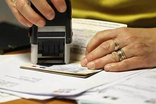 UK, UK visa, UK visa for Indians, US work visa, how to get US work visa, US work visa cost, US visa cost, US work visa form, US visa form, UK digital visa processing tool, racism,
