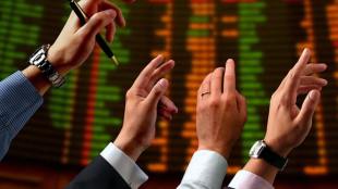 The US dollar inched down to 106.12 Japanese yen from 106.16 yen on Friday.