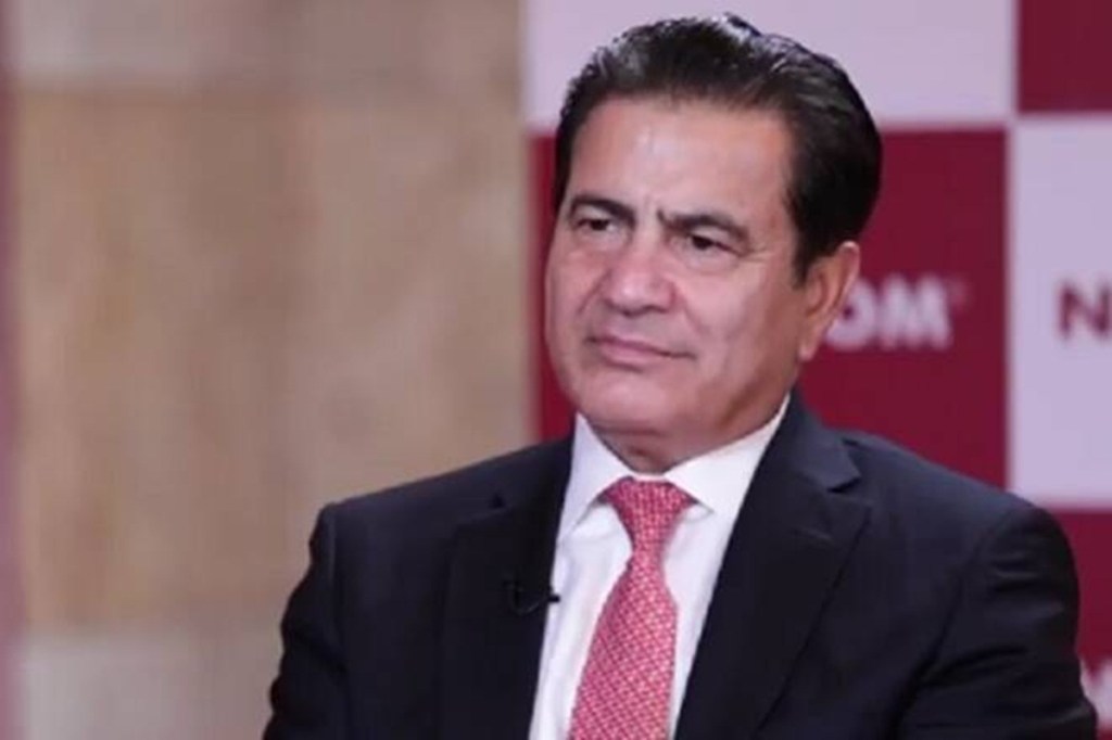 In an interview to PTI, Mukesh Aghi, President of US India Strategic and Partnership Forum (USISPF), said that India and the US should close a small trade deal as a quick win and start focusing on the bigger issues.