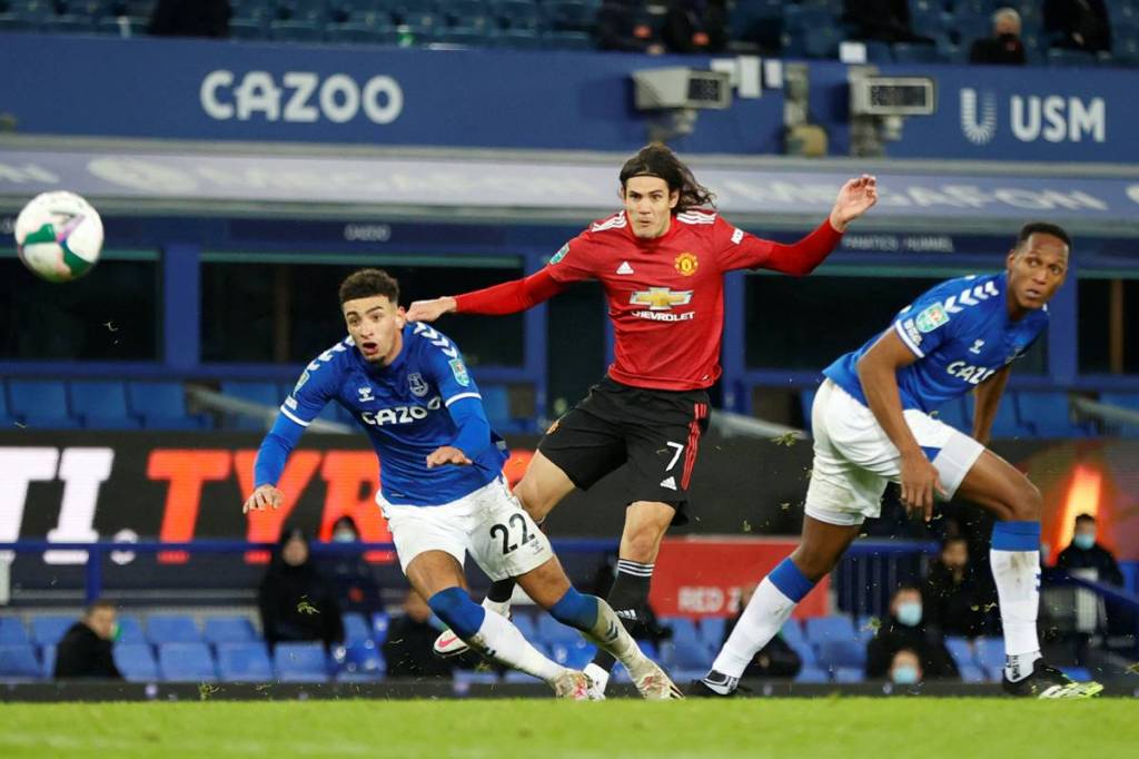 Edinson Cavani muscles Manchester United into League Cup semis Everton vs Man Utd