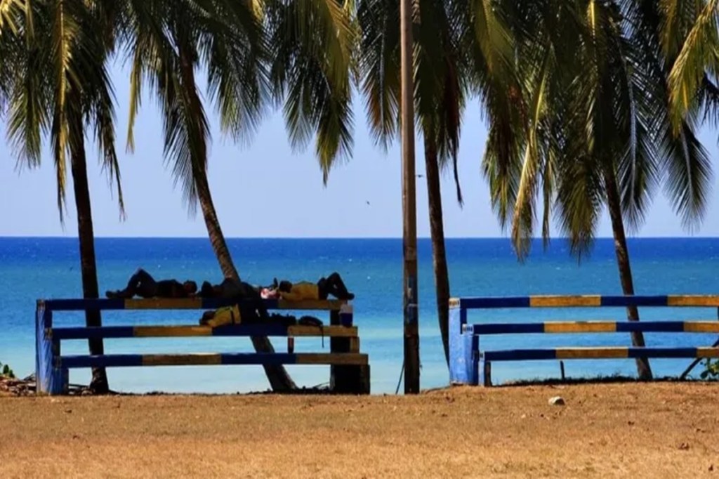GFP chief Vijay Sardesai has promised to make siesta hours anytime between 2 and 4 PM compulsory. (Pic: ItsGoa.com)