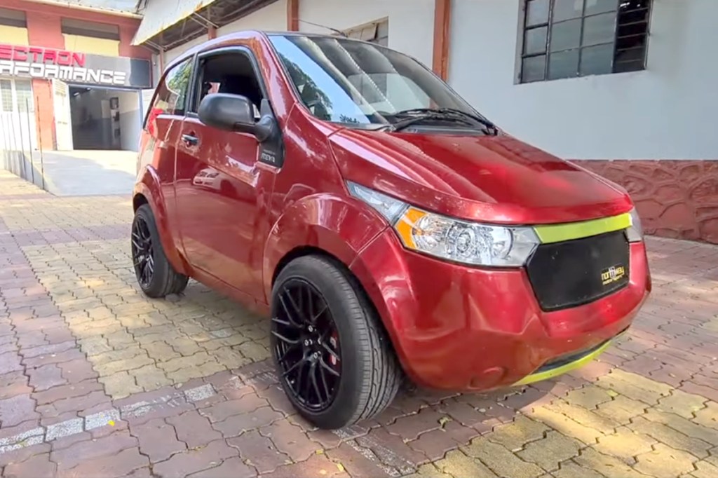 modified mahindra e2o electric car