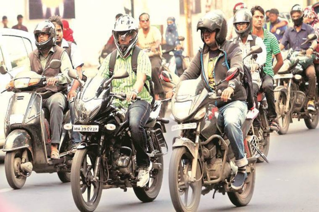 Kolkata Police to reimpose “No Helmet no petrol” rule from Dec 8