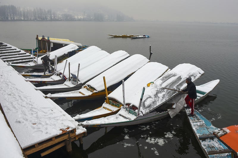 Kashmir temperature, Kashmir weather, Kashmir temperature today, Kashmir tourism, Kashmir snowfall, Kashmir snowfall images, Kashmir snowfall today, Kashmir snowfall pics, Kashmir snowfall places