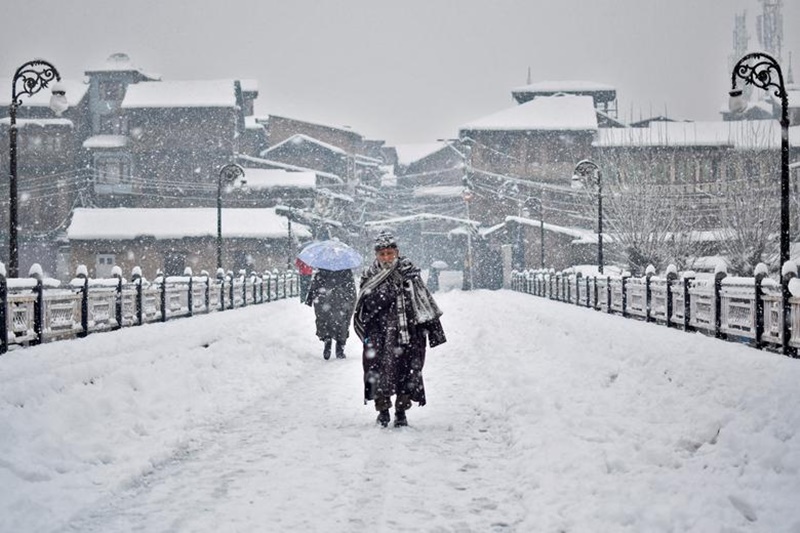 Kashmir temperature, Kashmir weather, Kashmir temperature today, Kashmir tourism, Kashmir snowfall, Kashmir snowfall images, Kashmir snowfall today, Kashmir snowfall pics, Kashmir snowfall places