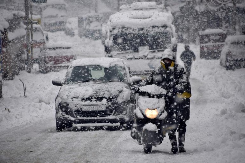 Kashmir temperature, Kashmir weather, Kashmir temperature today, Kashmir tourism, Kashmir snowfall, Kashmir snowfall images, Kashmir snowfall today, Kashmir snowfall pics, Kashmir snowfall places