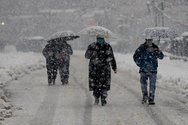 Kashmir temperature, Kashmir weather, Kashmir temperature today, Kashmir tourism, Kashmir snowfall, Kashmir snowfall images, Kashmir snowfall today, Kashmir snowfall pics, Kashmir snowfall places