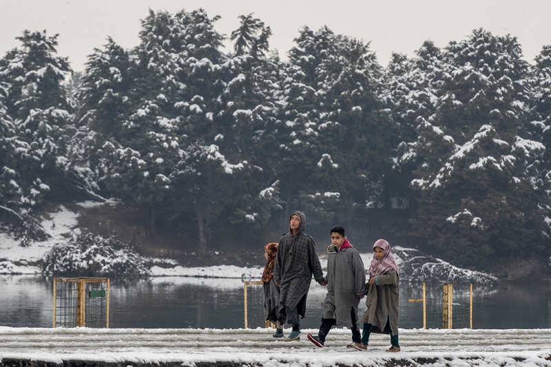 Kashmir temperature, Kashmir weather, Kashmir temperature today, Kashmir tourism, Kashmir snowfall, Kashmir snowfall images, Kashmir snowfall today, Kashmir snowfall pics, Kashmir snowfall places
