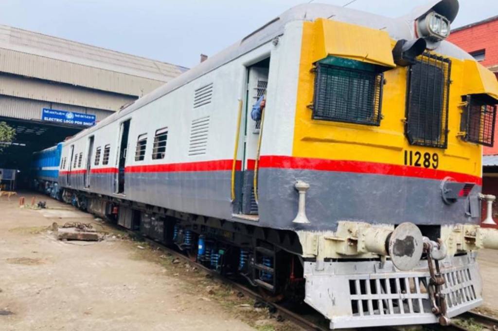 Indian Railways takes another step towards zero carbon emission network