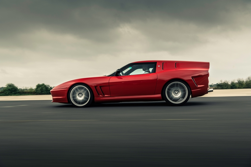 Another key aspect of performance – and also the finishing touch for any supercar – are the tyres. Leveraging again on Vredestein’s long experience with styling, the Ultrac Vorti+ is making its debut appearance on the Breadvan Hommage. This ultra-high-performance summer tyre, which was originally developed in 2013, is fully dedicated to supercars and designed in close collaboration with ItalDesign Giugiaro.