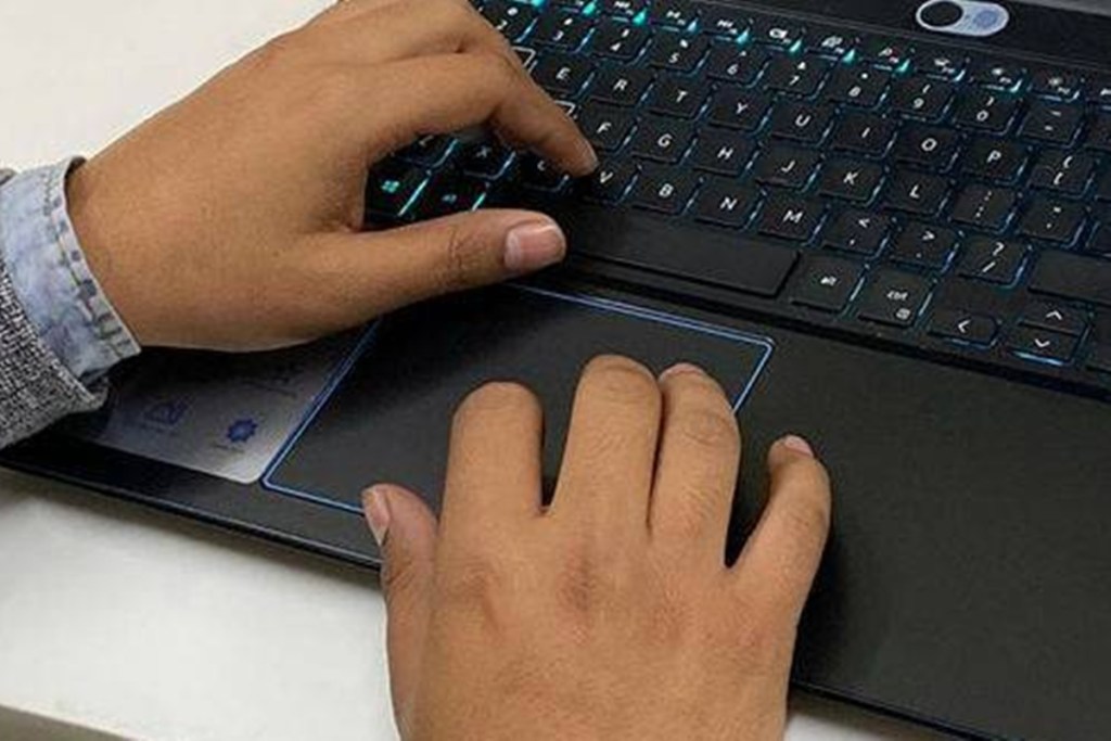 This led to a 6.4% y-o-y decline for the overall PC market in 2020 to 10.27 million units.