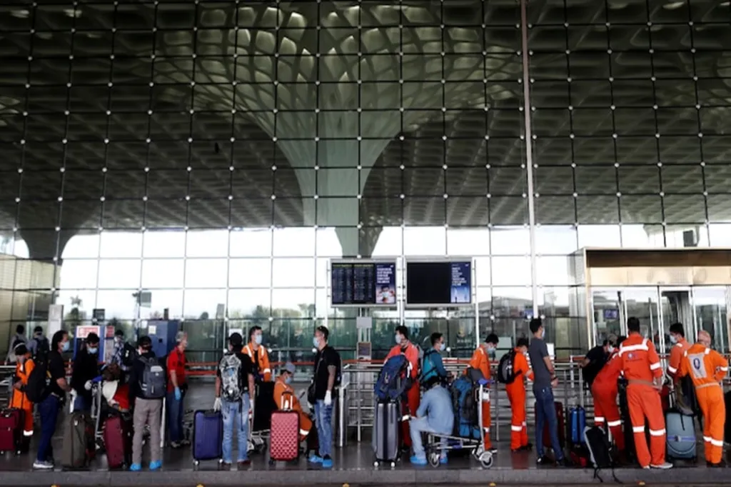 According to the civic authorities, contacts of travelers who contract the infection during home quarantine or on arrival will be monitored and isolated.